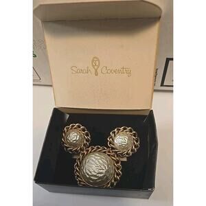 Vtg Sarah Coventry Gold Tone Statement Brooch & Clip On Earrings Jewelry Set